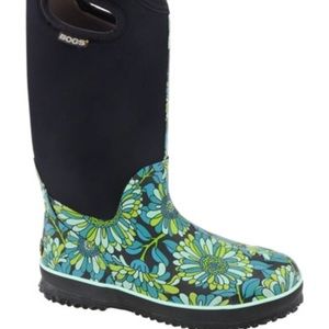 Women’s Classic BOGS boots Size 10